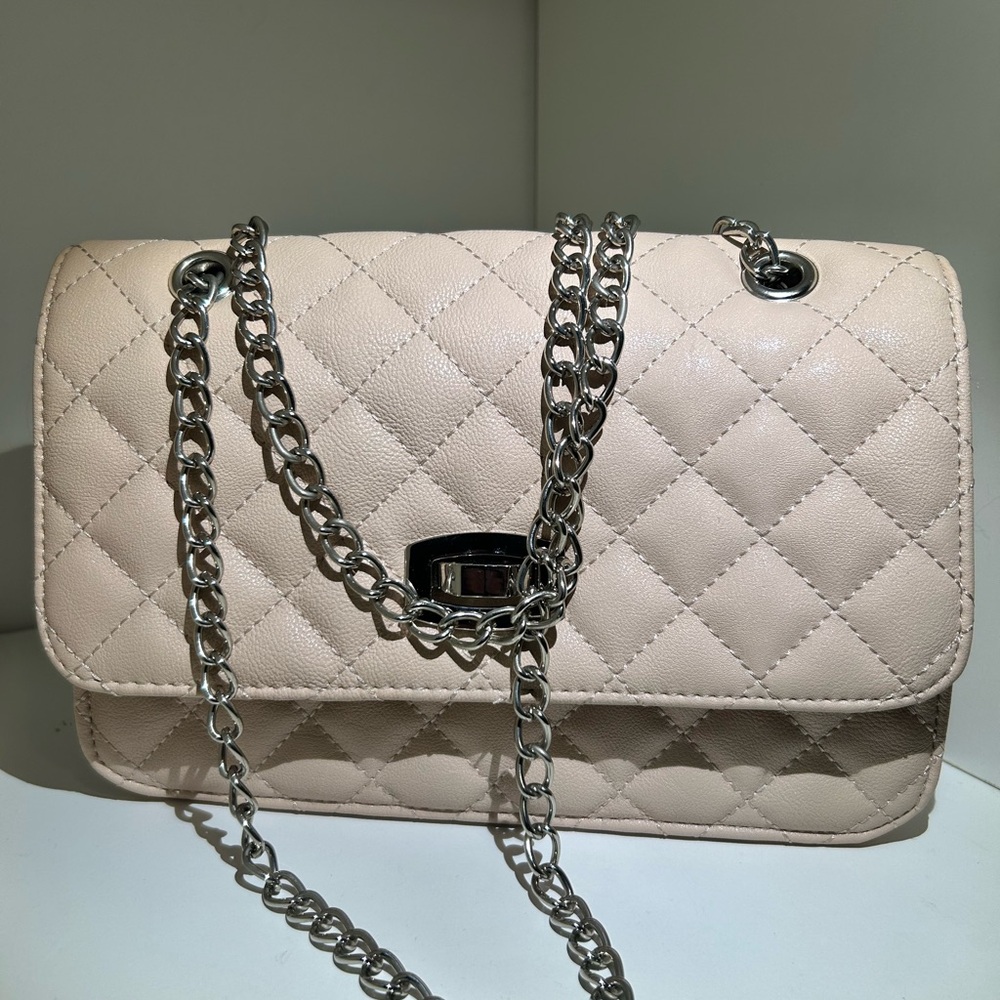 Elegant Cream Quilted Chain Bag